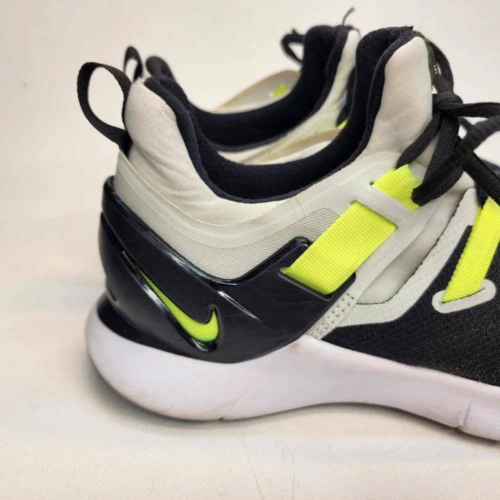 Mens Size 8 Nike Flexmethod TR BQ3063-008 Athletic Running Sneakers